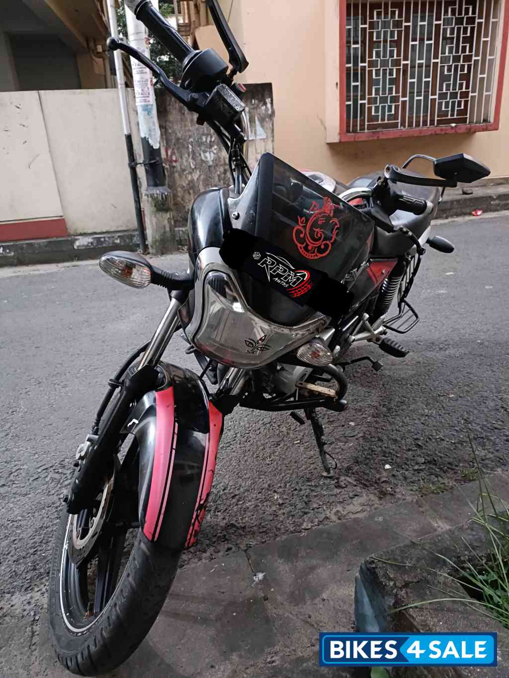 Black And Red Bajaj V15