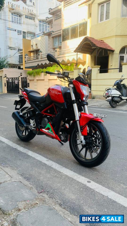 Red Benelli TNT 25