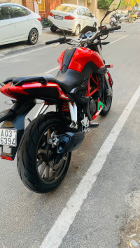 Red Benelli TNT 25