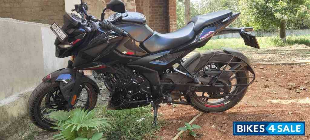 Bajaj Pulsar N250 Dual Channel ABS