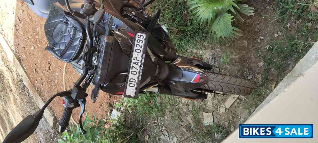 Bajaj Pulsar N250 Dual Channel ABS