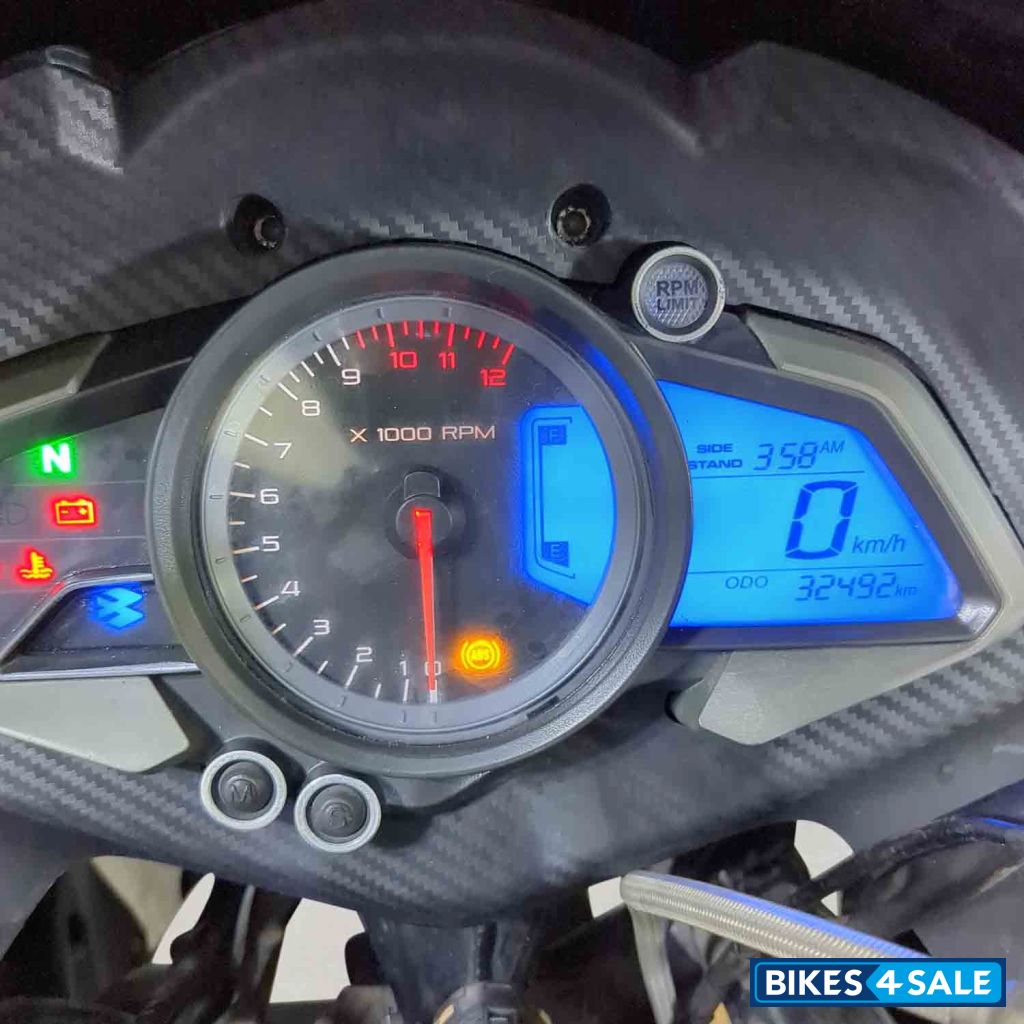 Bajaj Pulsar RS 200