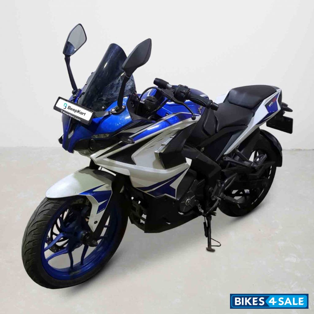 Bajaj Pulsar RS 200