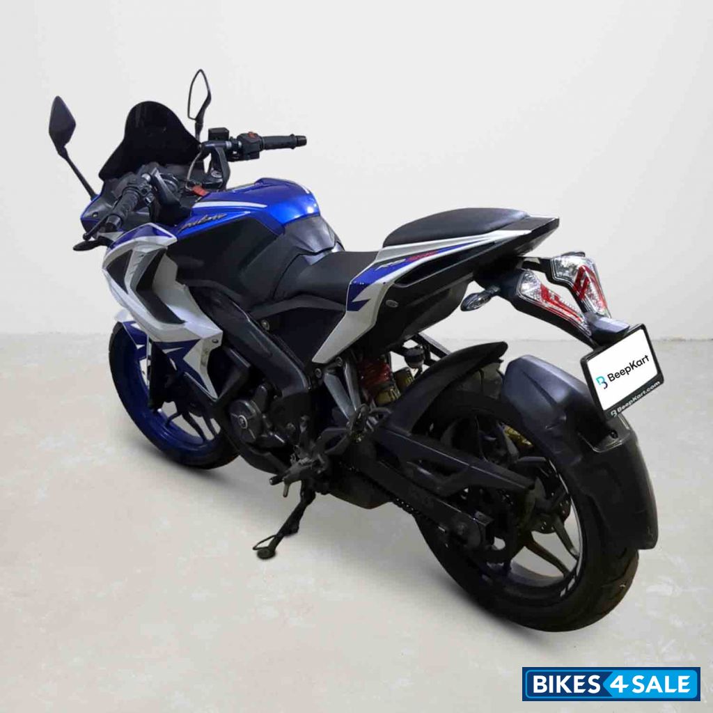 Bajaj Pulsar RS 200