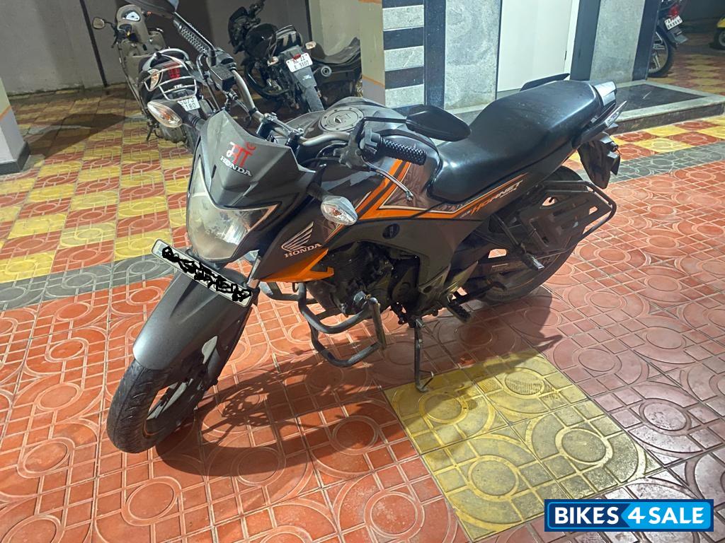 Honda CB Hornet 160R