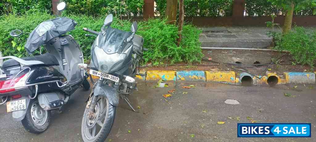 Bajaj Pulsar 220 DTSi