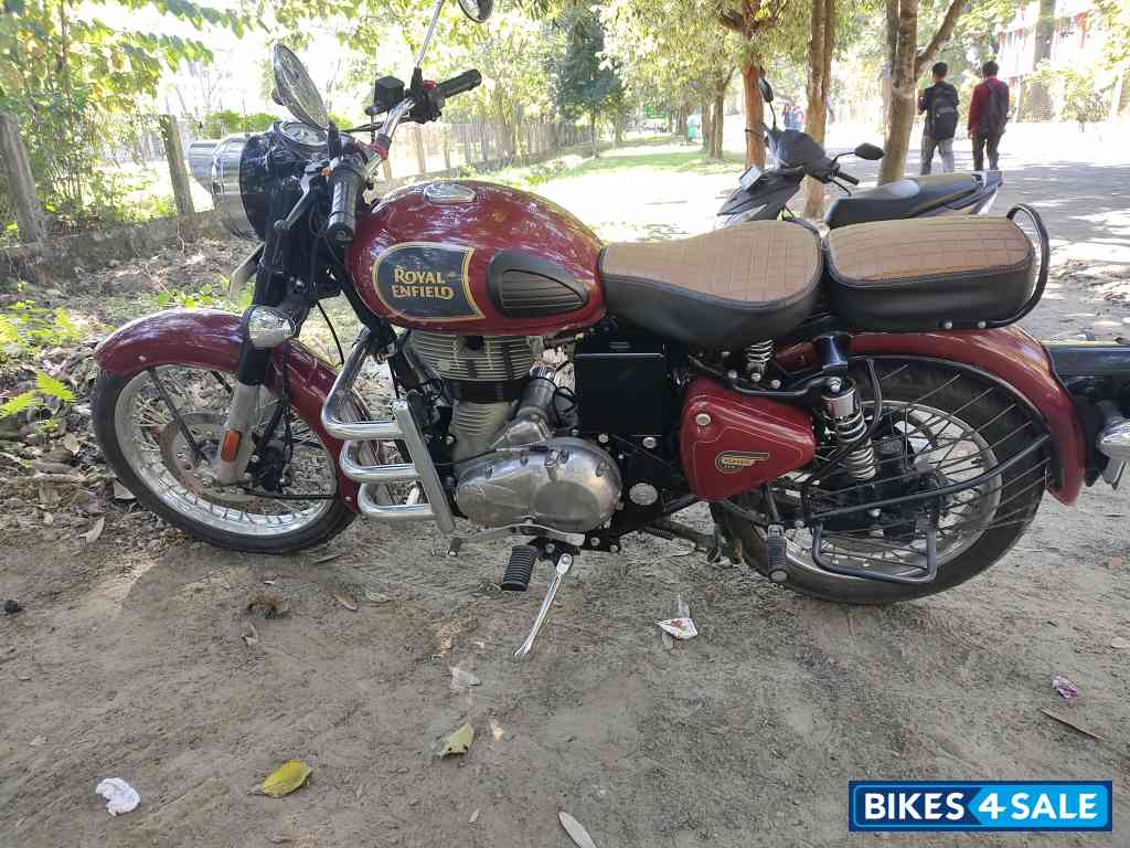Chestnut Royal Enfield Classic 350