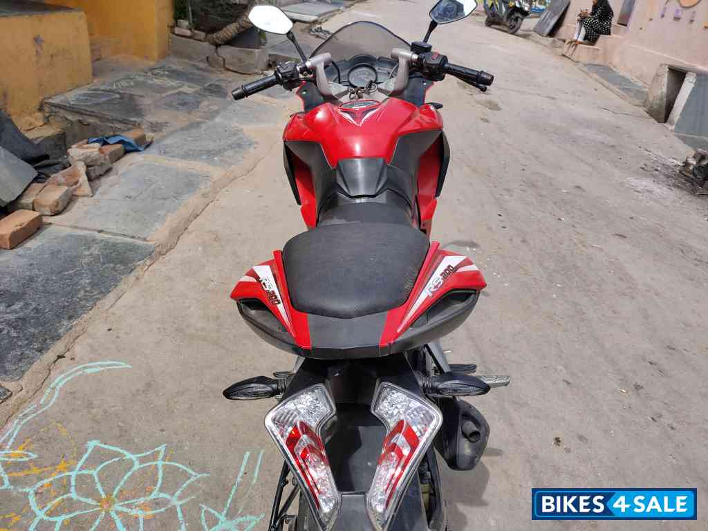 Bajaj Pulsar RS 200 ABS