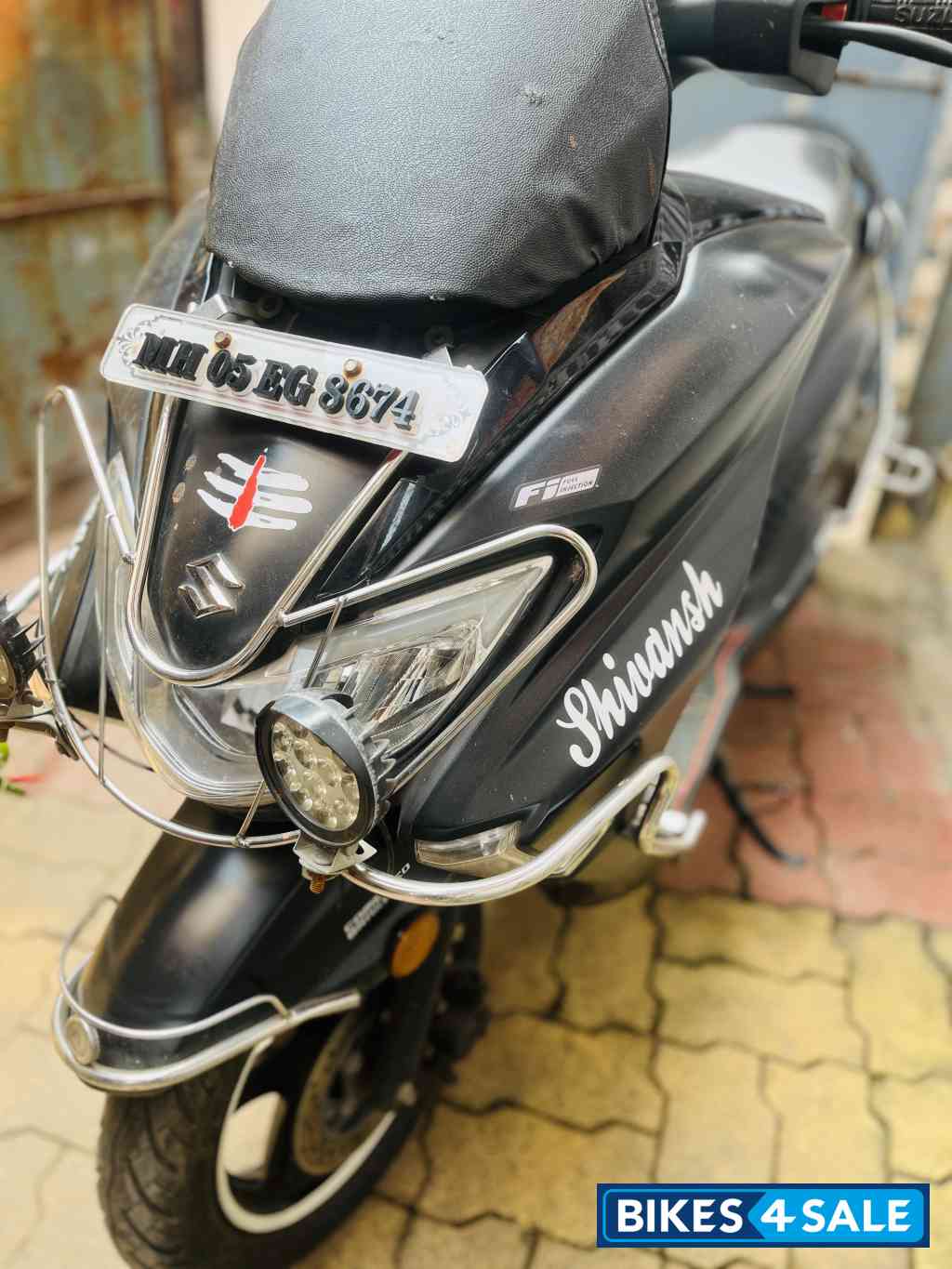 Black Suzuki Burgman Street BS6