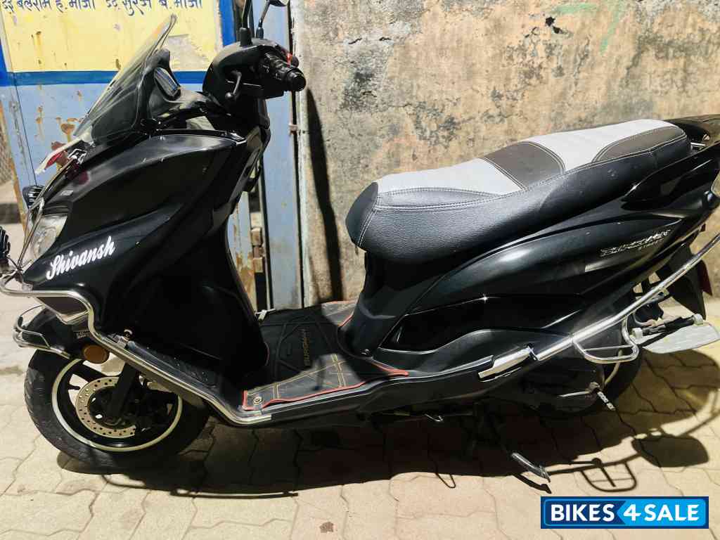 Black Suzuki Burgman Street BS6