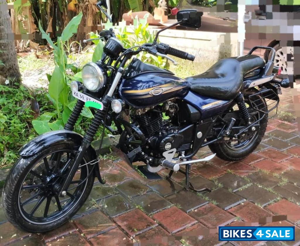 Blue Bajaj Avenger Street 150