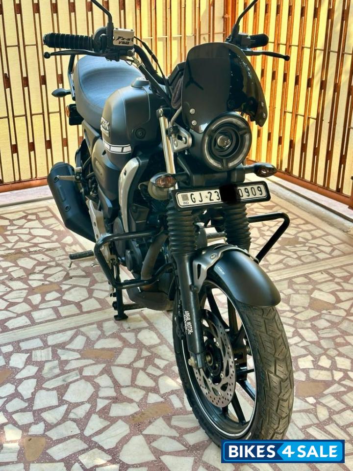 Mate Black Yamaha FZ-X