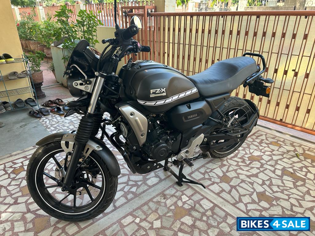 Mate Black Yamaha FZ-X Mate Black Yamaha FZ-X