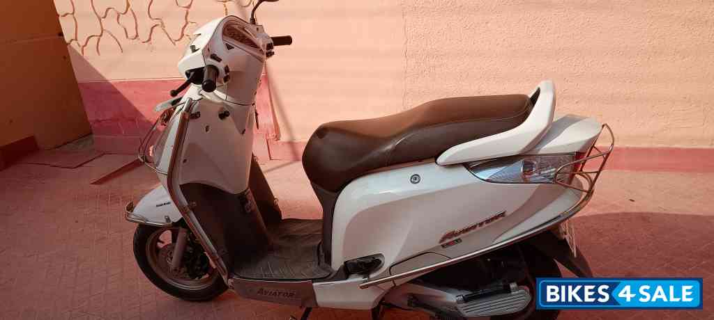 White Honda Aviator