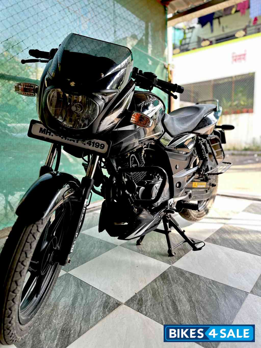 Black-chrome Bajaj Pulsar 150 DTSi