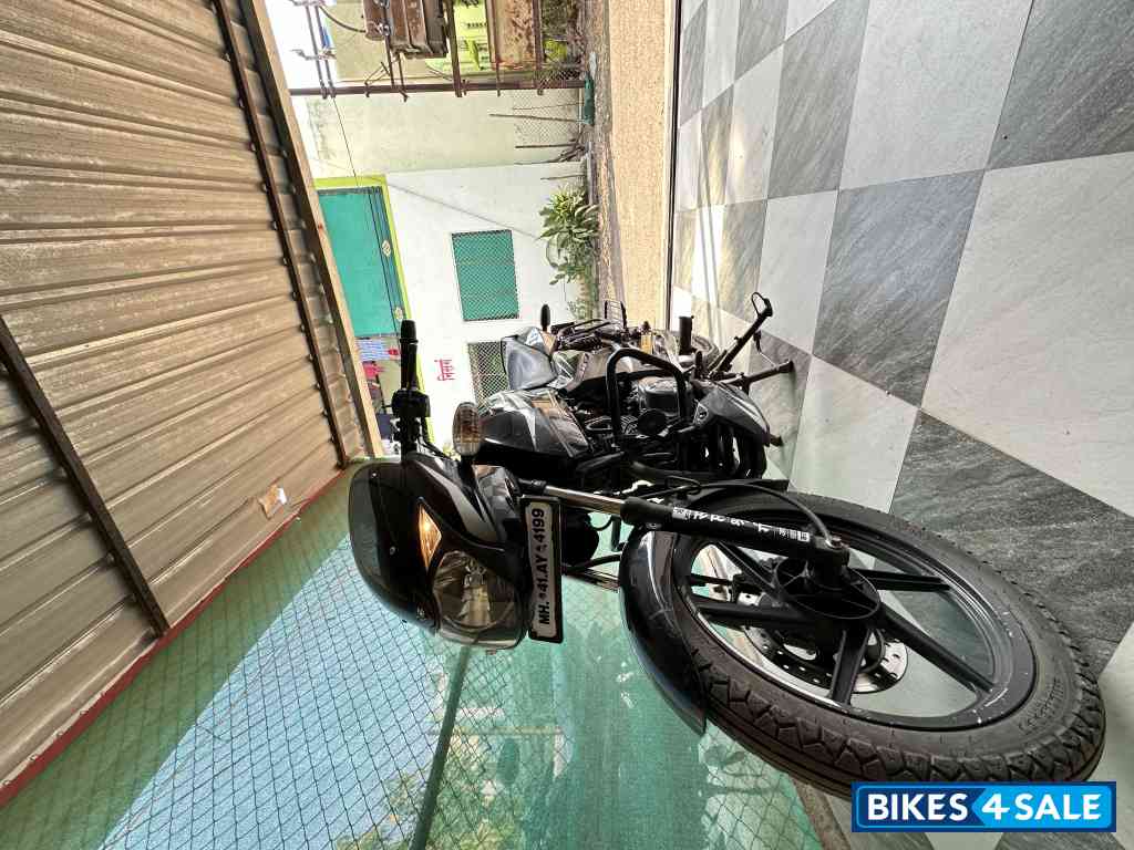 Black-chrome Bajaj Pulsar 150 DTSi