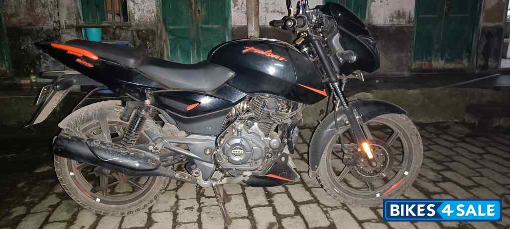 Neon Bajaj Pulsar 125 Split Seat