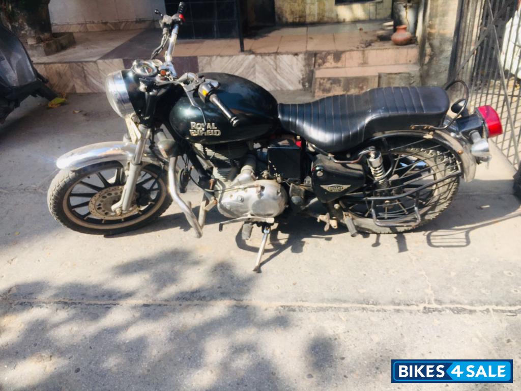 Black Royal Enfield Bullet Electra Twinspark