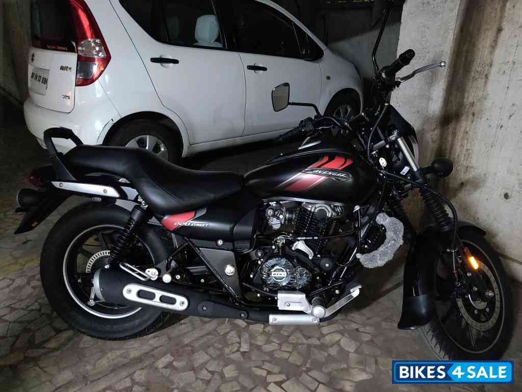 Black And Red Bajaj Avenger Street 220 Black And Red Bajaj Avenger Street 220