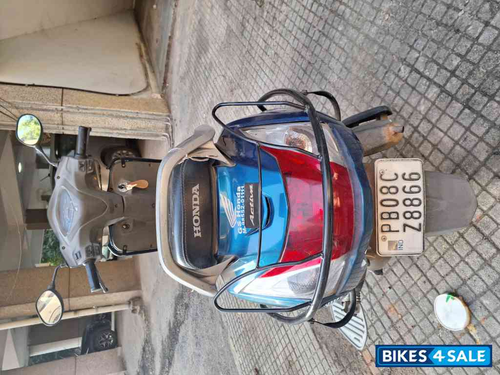 Blue Honda Activa 3G