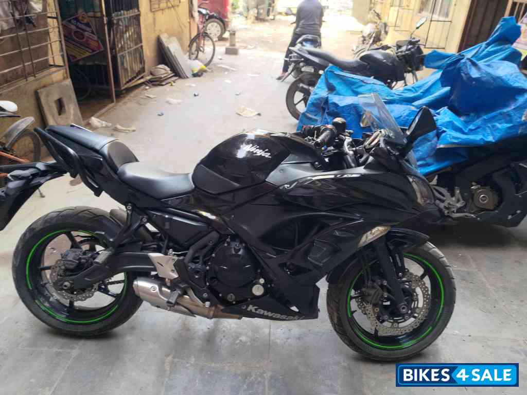 Black Kawasaki Ninja Ninja 650 STD