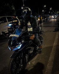 Black Yamaha YZF R15 V3