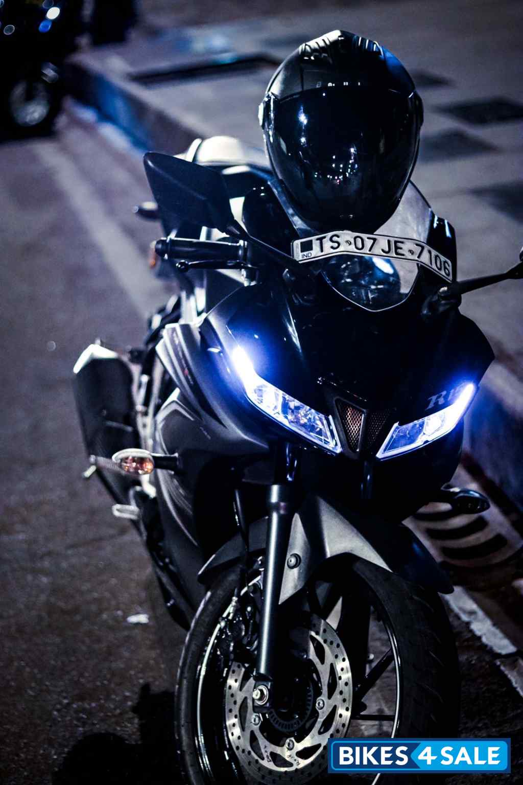 Black Yamaha YZF R15 V3