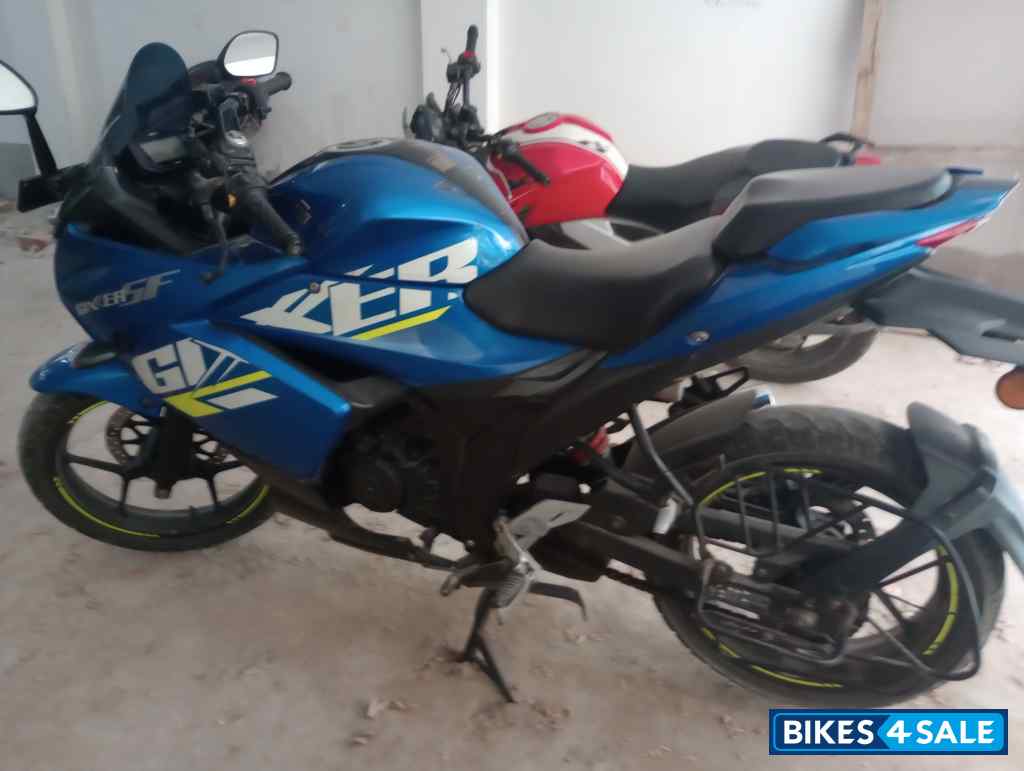Blue Suzuki Gixxer SF BS6