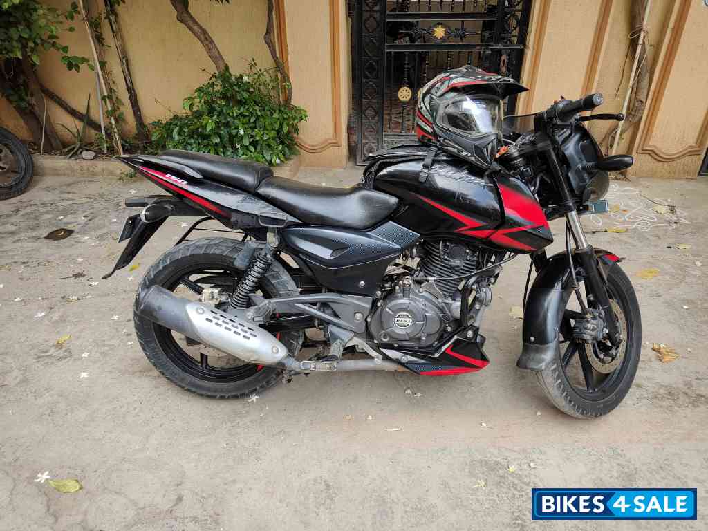 Bajaj Pulsar 150 Twin Disc