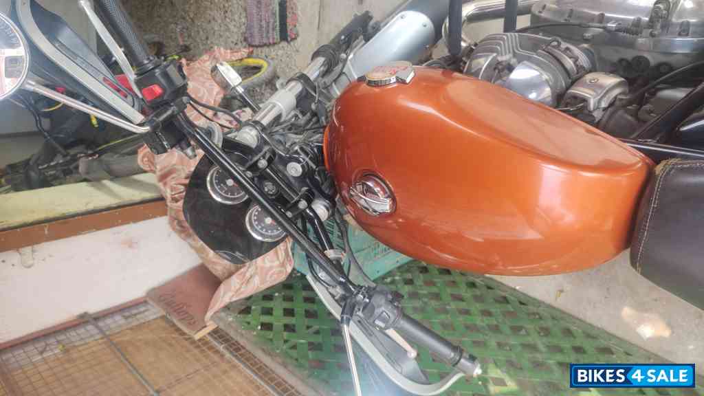 Orange Royal Enfield 2023 Interceptor 650