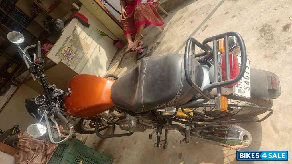 Orange Royal Enfield 2023 Interceptor 650