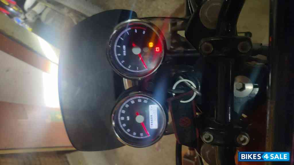 Orange Royal Enfield 2023 Interceptor 650