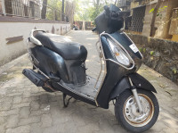 Grey Honda Aviator