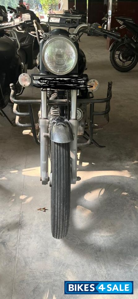 Black Royal Enfield Bullet Standard 350