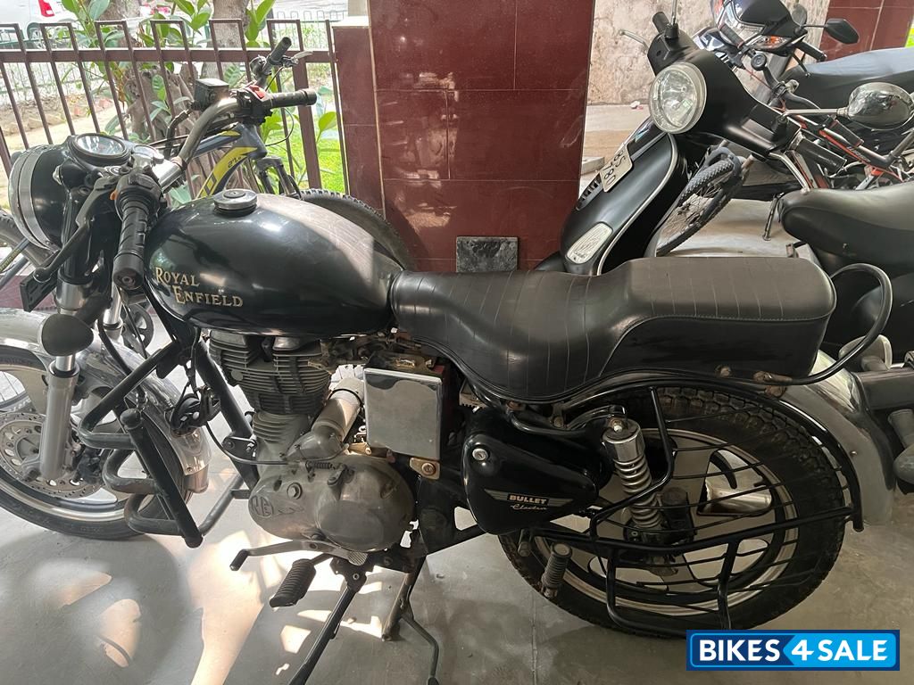 Black Royal Enfield Bullet Standard 350 Black Royal Enfield Bullet Standard 350