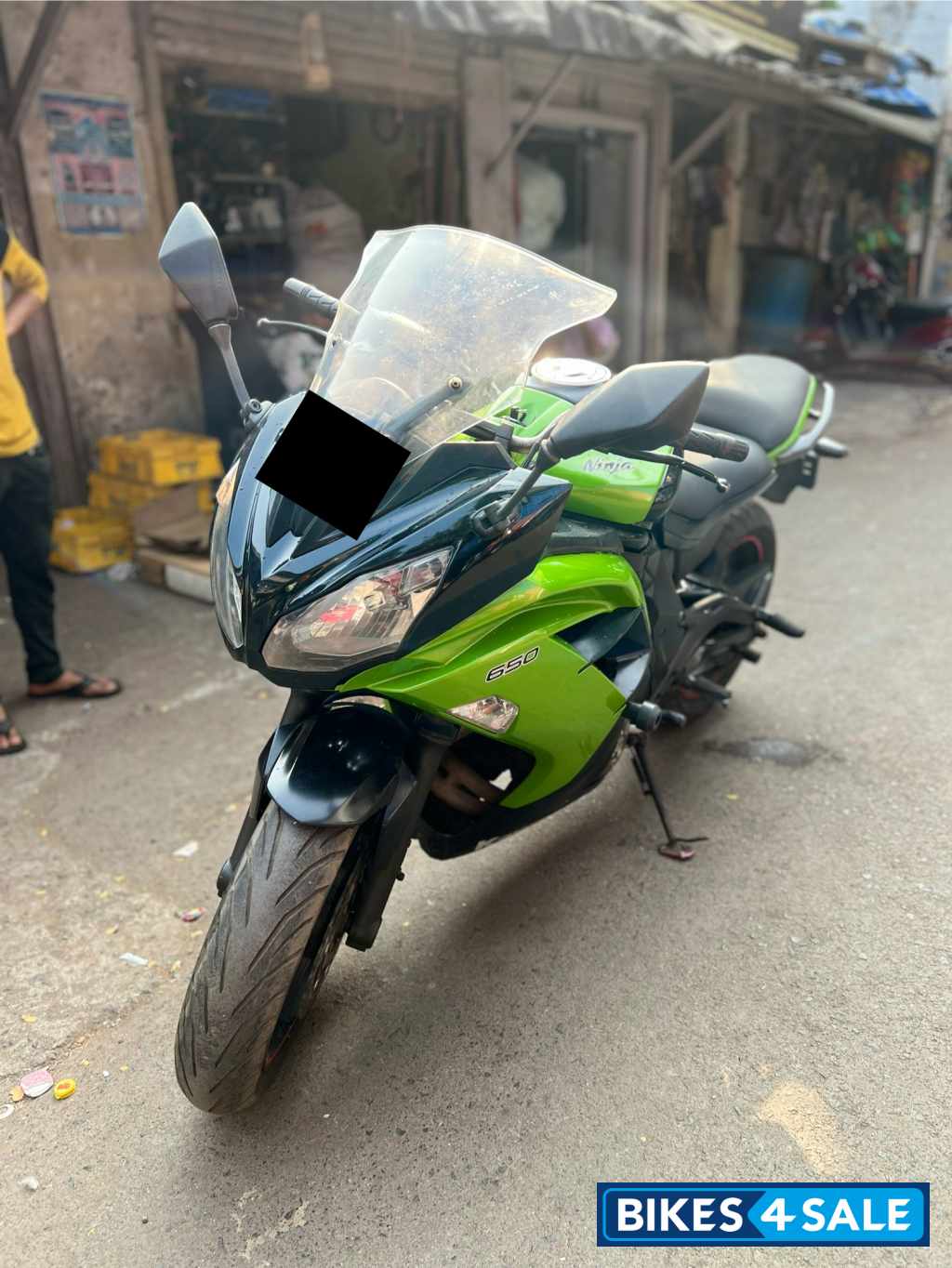 Green Black Kawasaki Ninja 650R