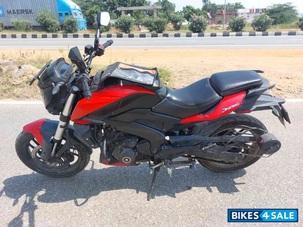 Red Bajaj Dominar 250