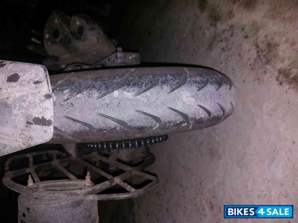 Red Bajaj Dominar 250