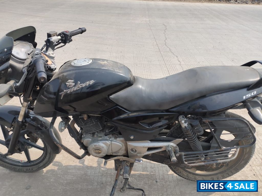 Midnight Black Bajaj Pulsar 150 DTSi