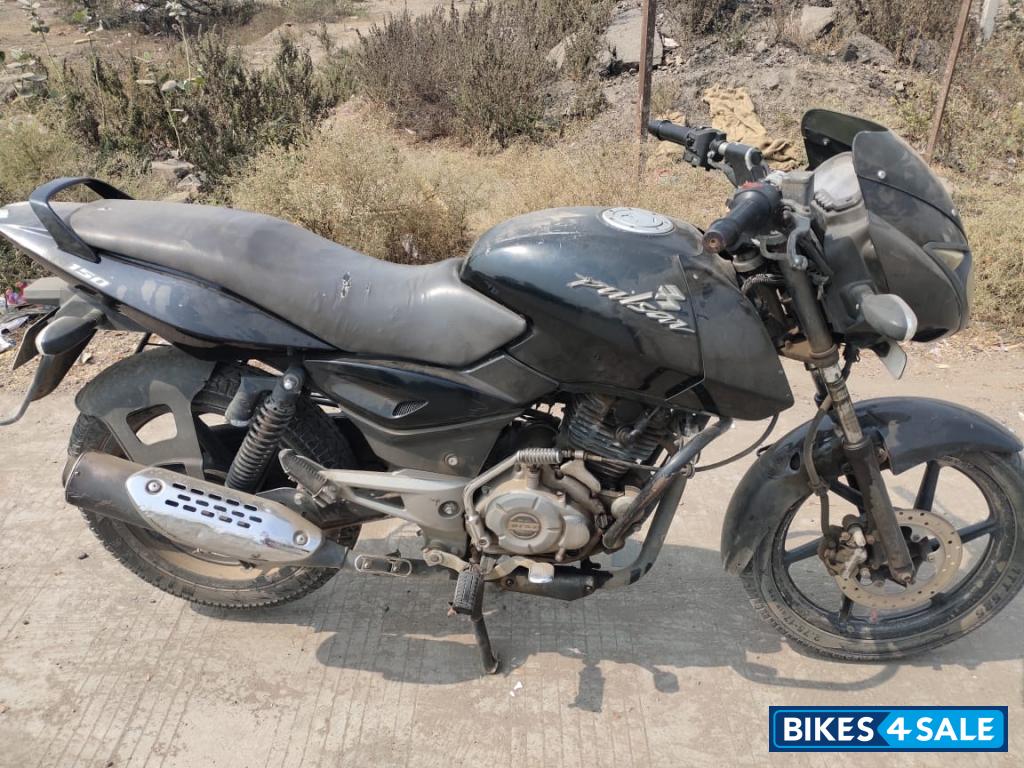 Midnight Black Bajaj Pulsar 150 DTSi