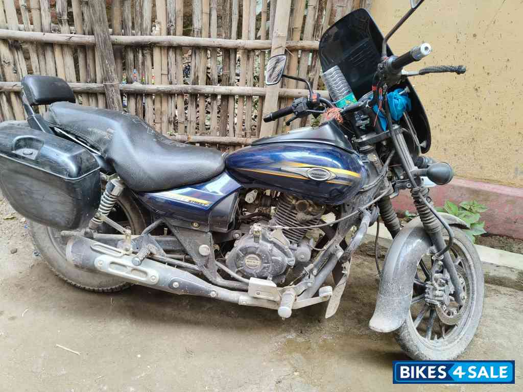 Blue Bajaj Avenger Street 150