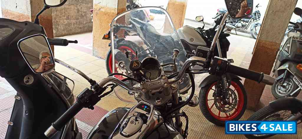 Bajaj Avenger Street 220
