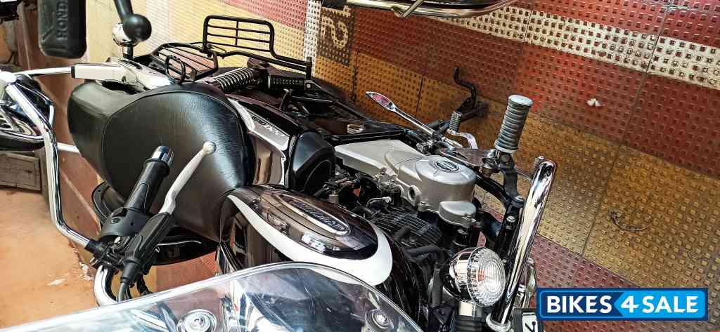 Bajaj Avenger Street 220