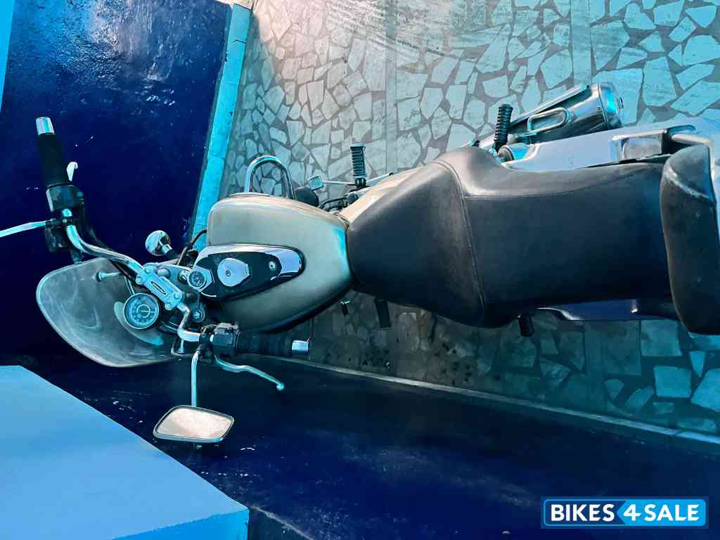 Bajaj Avenger Cruise 220