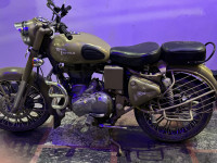 Desert Storm Royal Enfield Classic Desert Storm