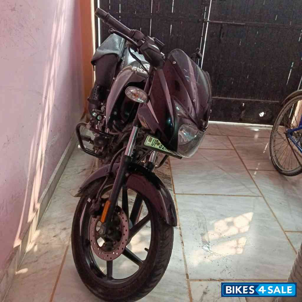 Bajaj Pulsar 125 Neon Disc Single Seat