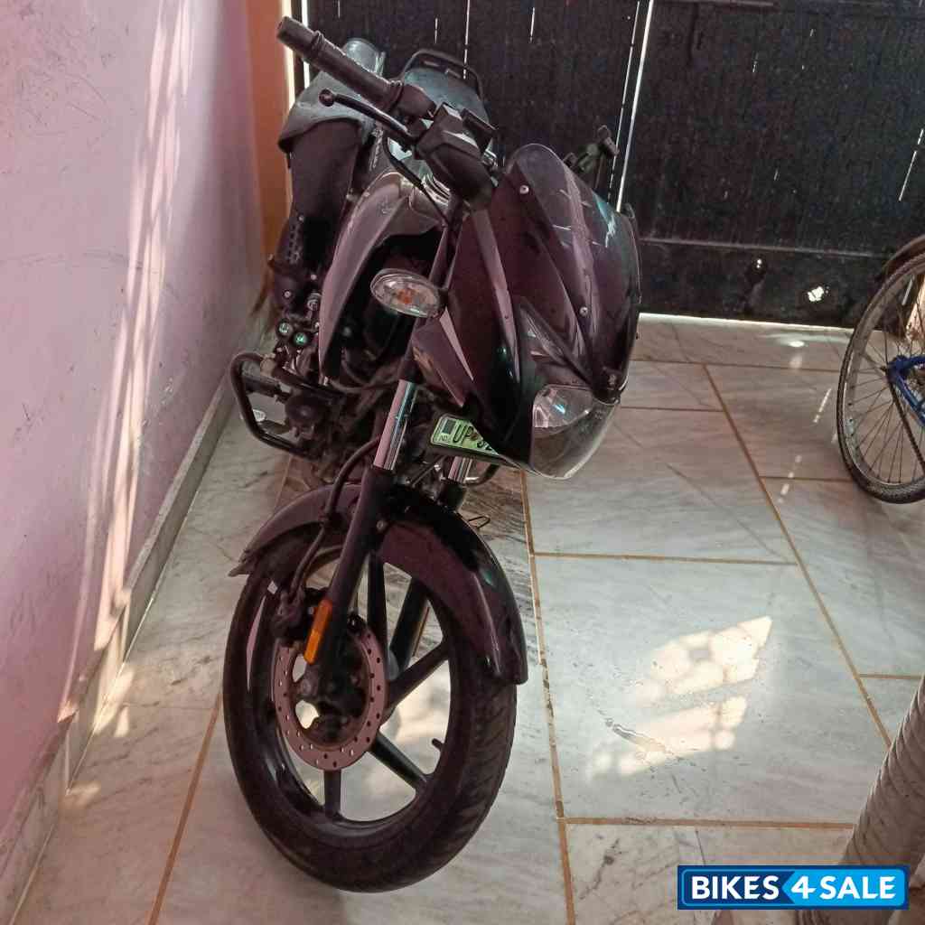 Bajaj Pulsar 125 Neon Disc Single Seat