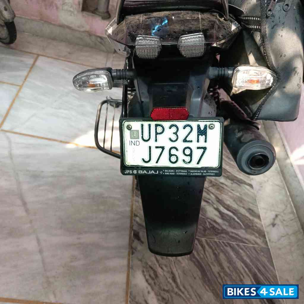 Bajaj Pulsar 125 Neon Disc Single Seat
