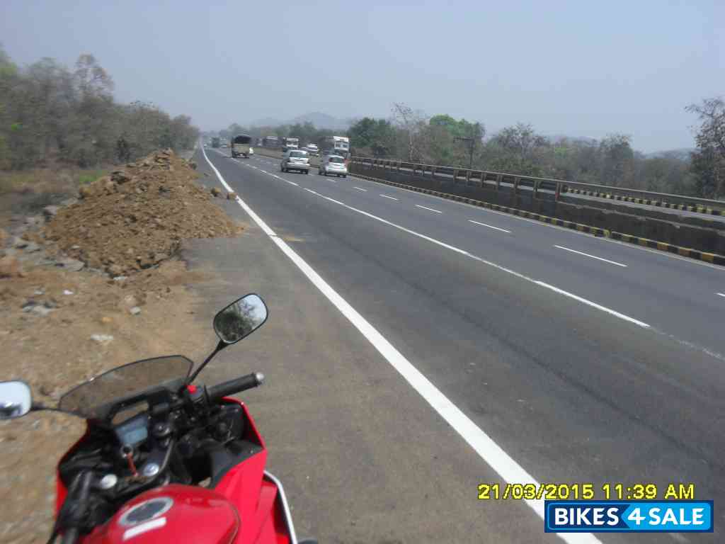 Red & Whitw Yamaha YZF R15 V2