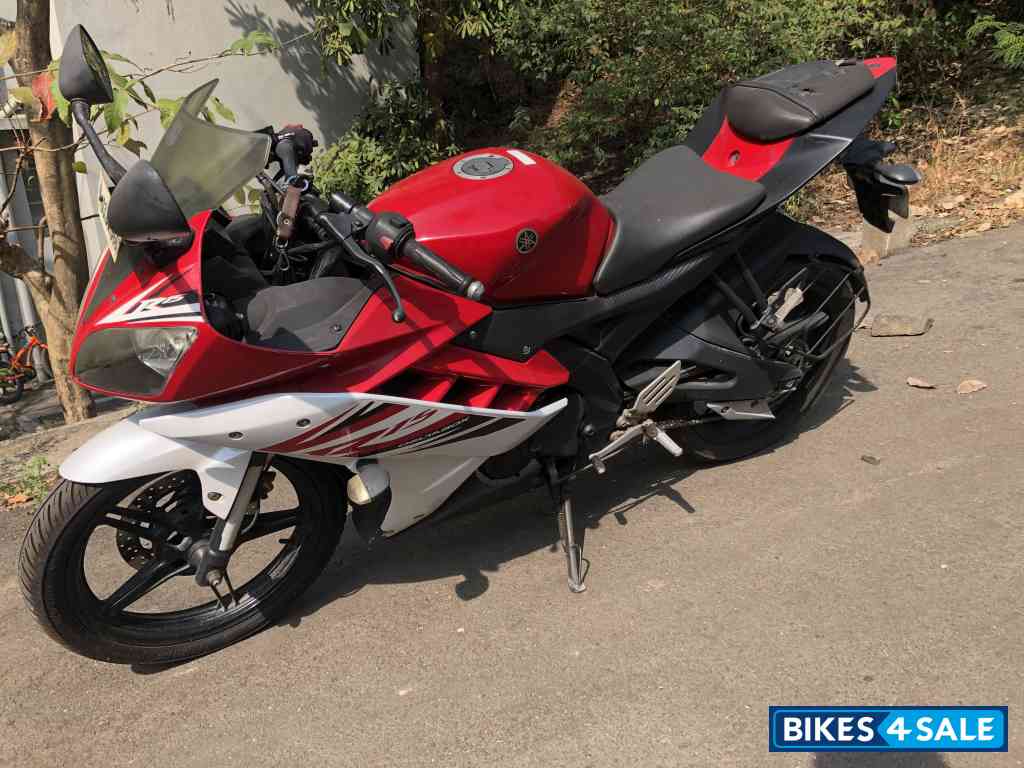 Red & Whitw Yamaha YZF R15 V2